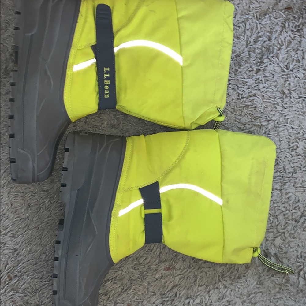 Boys size 7 LL BEAN winter boots with extra insert